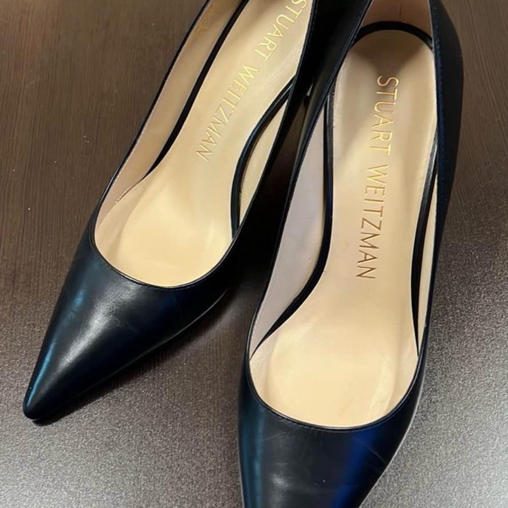 Stuart Weitzman Black Pointed-Toe Leather Pumps